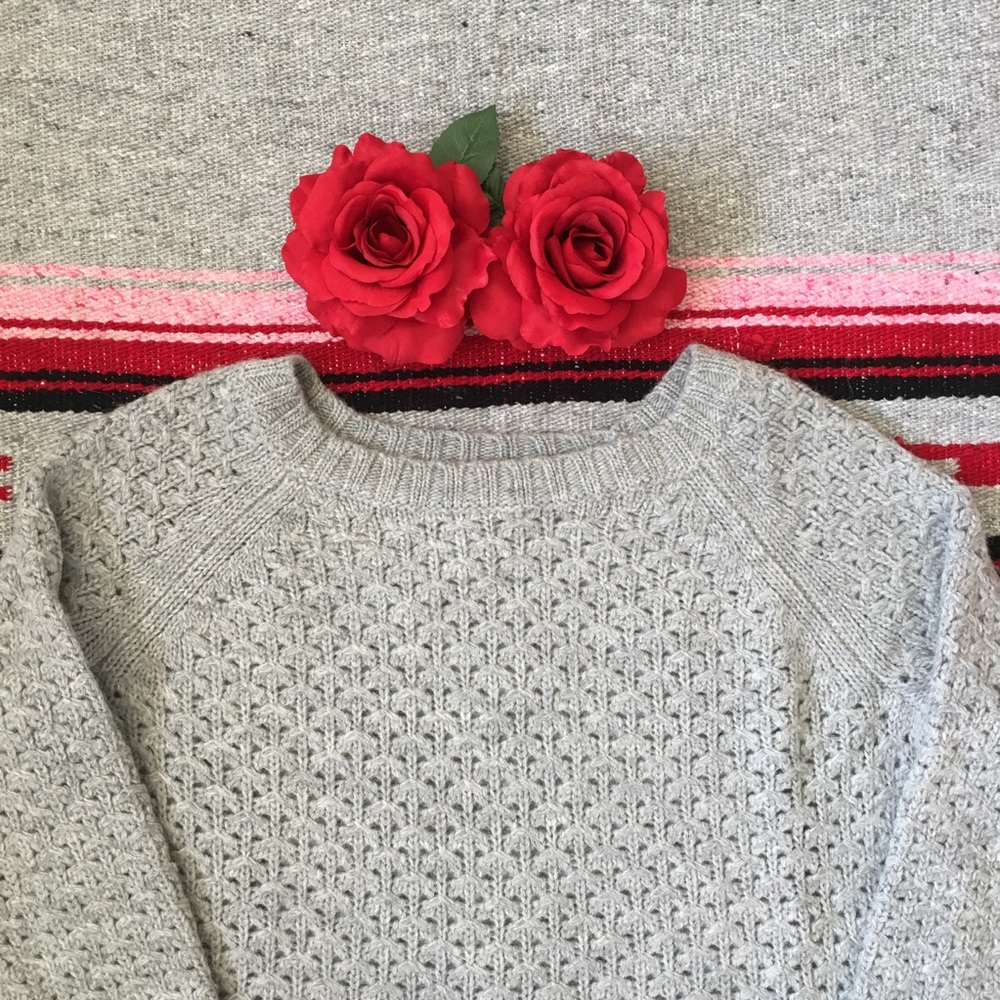 BANANA REPUBLIC | GRAY KNIT SWEATER